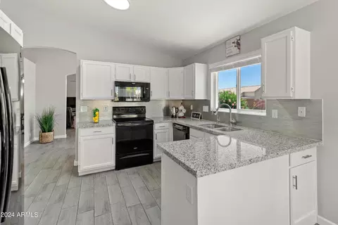 4233 E Morrow Dr, Phoenix, AZ 85050 photo 6