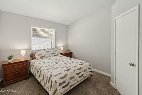 4233 E Morrow Dr, Phoenix, AZ 85050 photo 13