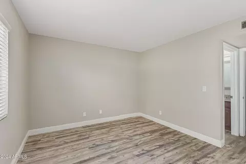 1016 E Utopia Rd, Phoenix, AZ 85024 photo 12
