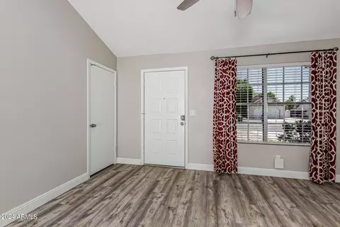1016 E Utopia Rd, Phoenix, AZ 85024 photo 4