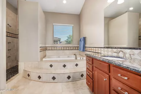 Bath - 2091 E Coconino Ct, Gilbert, AZ 85298 photo 2 of 7