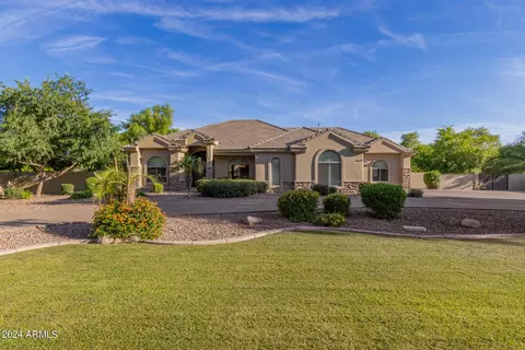 Exterior - 2091 E Coconino Ct, Gilbert, AZ 85298 photo 6 of 20