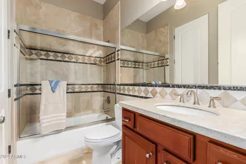 Bath - 2091 E Coconino Ct, Gilbert, AZ 85298 photo 3 of 7