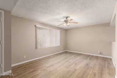 5625 N 47th Ave, Glendale, AZ 85301