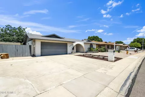 1110 W Mission Dr, Chandler, AZ 85224