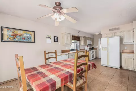 3814 W Crocus Dr, Phoenix, AZ 85053 photo 10