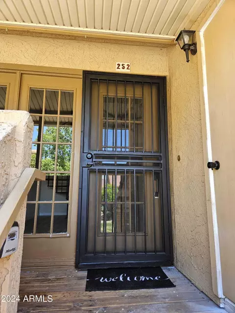 4901 S Calle Los Cerros Dr #252, Tempe, AZ 85282