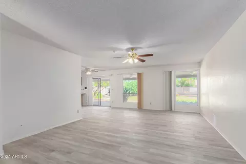828 E Le Marche Ave, Phoenix, AZ 85022 photo 10