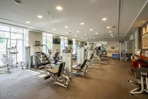 2402 Esplanade Ln #201, Phoenix, AZ 85016 photo 5