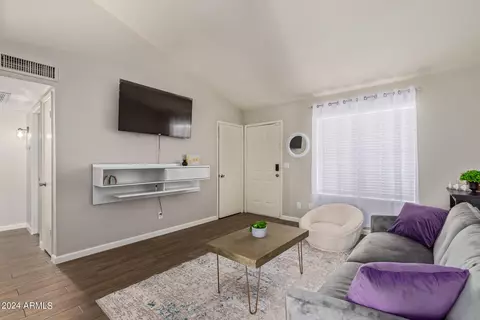 5960 W Oregon Ave #120, Glendale, AZ 85301