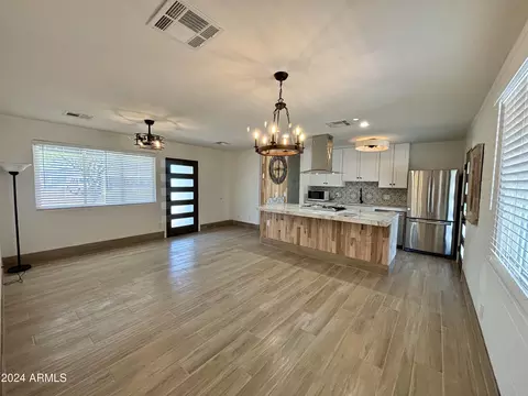 7327 W Devonshire Ave, Phoenix, AZ 85033