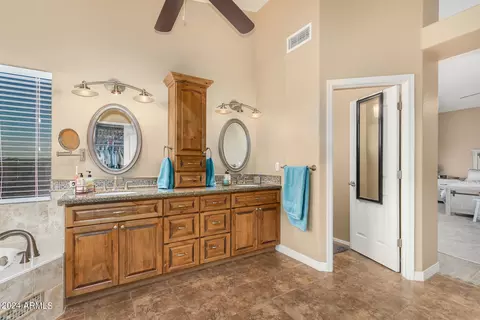 Bath - 907 E Brookwood Ct, Phoenix, AZ 85048 photo 1 of 6
