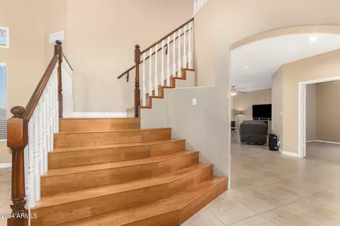 Entry Way - 907 E Brookwood Ct, Phoenix, AZ 85048 photo 4 of 5