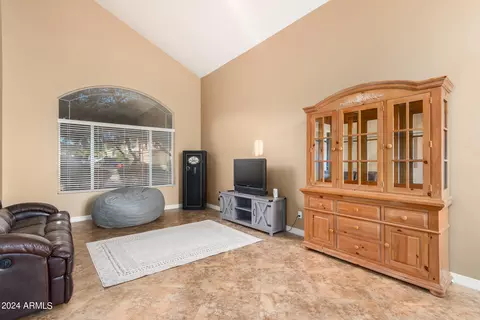 Living - 907 E Brookwood Ct, Phoenix, AZ 85048 photo 1 of 1