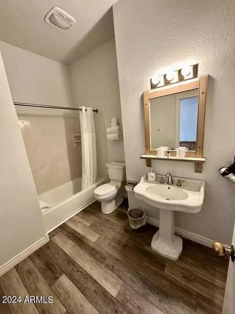 Bath - 1 Howell Ave, Bisbee, AZ 85603 photo 3 of 8