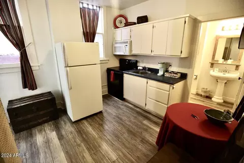 Kitchen - 1 Howell Ave, Bisbee, AZ 85603 photo 1 of 9