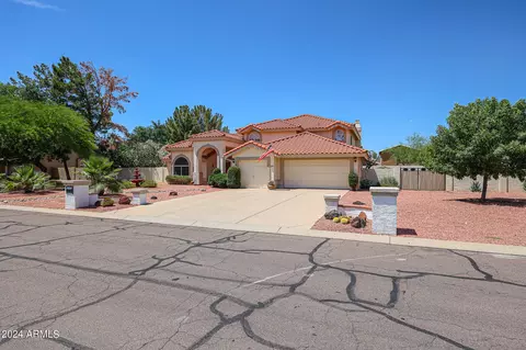 4950 W Desert Hollow Dr, Phoenix, AZ 85083