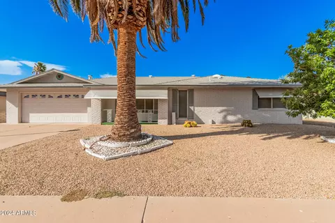 9818 W Silver Bell Dr, Sun City, AZ 85351