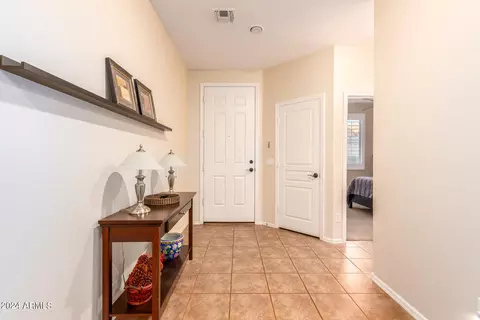 3735 E Sebastian Ln, Gilbert, AZ 85297 photo 4