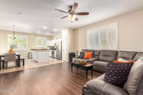 3735 E Sebastian Ln, Gilbert, AZ 85297 photo 5