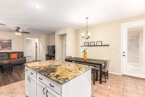 3735 E Sebastian Ln, Gilbert, AZ 85297 photo 10