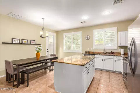 3735 E Sebastian Ln, Gilbert, AZ 85297 photo 8
