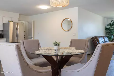 Dining - 335 E Carter Dr, Tempe, AZ 85282 photo 5 of 7