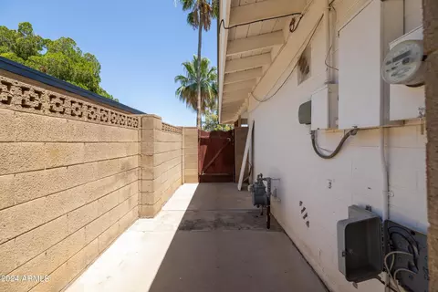 Exterior - 335 E Carter Dr, Tempe, AZ 85282 photo 19 of 22