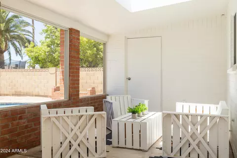 Exterior - 335 E Carter Dr, Tempe, AZ 85282 photo 4 of 22