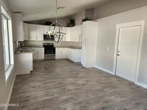 8113 Enrose St, Mesa, AZ 85207 photo 4