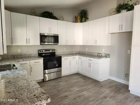 8113 Enrose St, Mesa, AZ 85207 photo 3