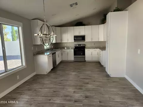 8113 Enrose St, Mesa, AZ 85207 photo 5