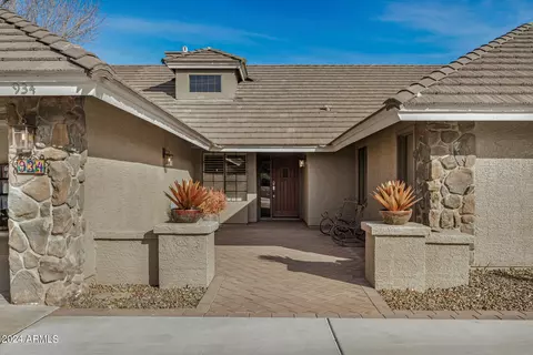 934 E Houston Ave, Gilbert, AZ 85234