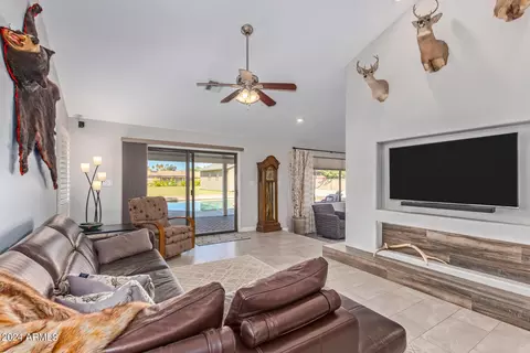 934 E Houston Ave, Gilbert, AZ 85234 photo 9