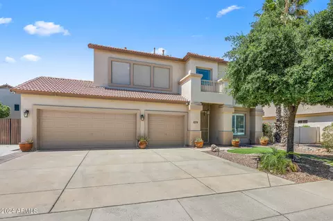 8021 W Yukon Dr, Peoria, AZ 85382