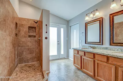 208 E Devon Dr, Gilbert, AZ 85296 photo 12