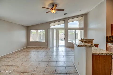 208 E Devon Dr, Gilbert, AZ 85296 photo 8