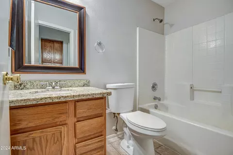 208 E Devon Dr, Gilbert, AZ 85296 photo 9