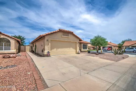 5842 W Buffalo Pl, Chandler, AZ 85226