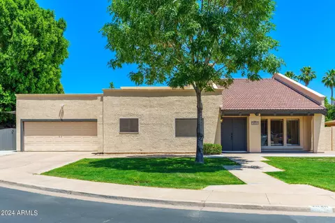 2040 E Kenwood Cir, Mesa, AZ 85213