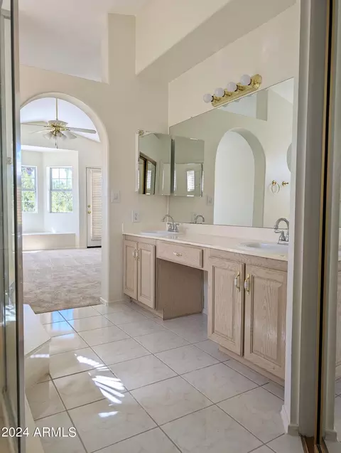 1402 W Clear Spring Dr, Gilbert, AZ 85233 photo 16