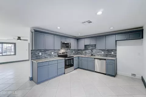Kitchen - 3832 E Willow Ave, Phoenix, AZ 85032 photo 1 of 3