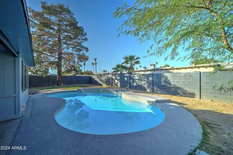 Exterior - 3832 E Willow Ave, Phoenix, AZ 85032 photo 4 of 7