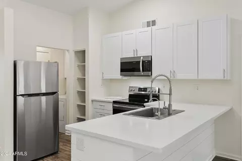 18007 N 3rd Ave, Phoenix, AZ 85023 photo 6