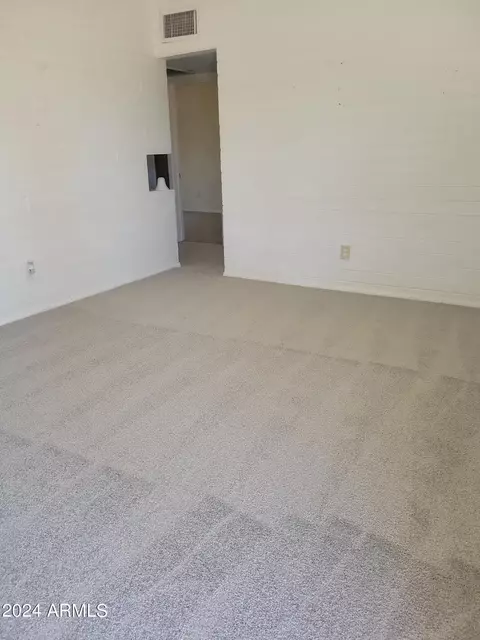 410 S Robert Rd, Tempe, AZ 85281 photo 3