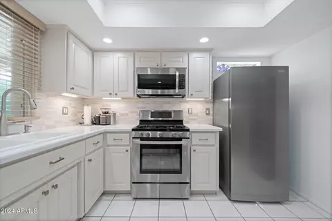 2836 E Cannon Dr, Phoenix, AZ 85028 photo 16