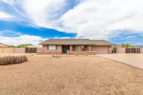 5122 W Whispering Wind Dr, Glendale, AZ 85310