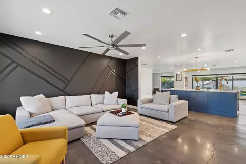 1432 E Griswold Rd, Phoenix, AZ 85020 photo 2