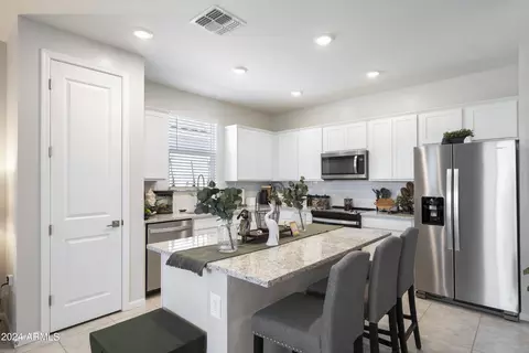 2615 E Houston Ave, Apache Junction, AZ 85119 photo 2