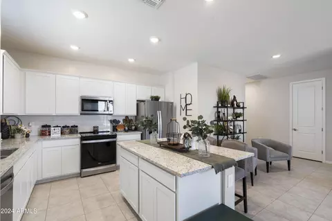 2615 E Houston Ave, Apache Junction, AZ 85119 photo 4